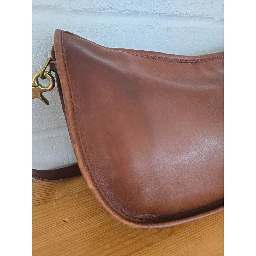 Vintage Coach Swinger Bag In Brown Leather Made In USA 80's Style